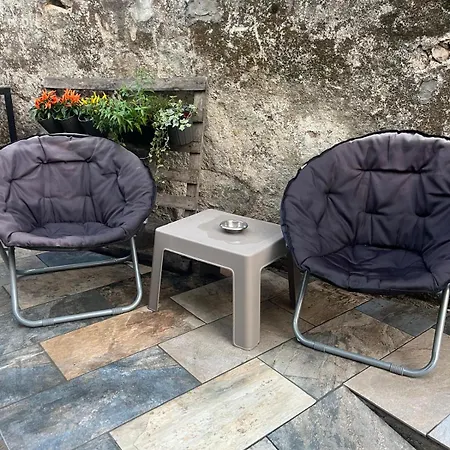 Friend's House Хостел Мая