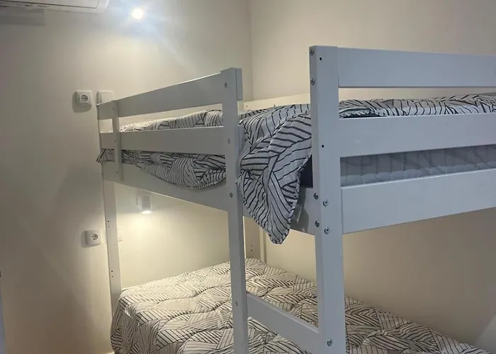 Friend's House Hostal *