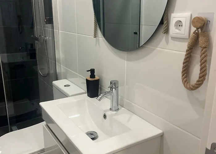 Friend's House Hostal *